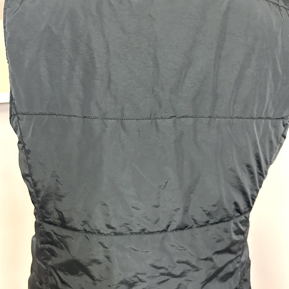 Dana Buchman women’s small black zip vest with pockets. - Picture 8 of 11